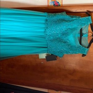 Baby blue top and skirt with beading (2 pc)